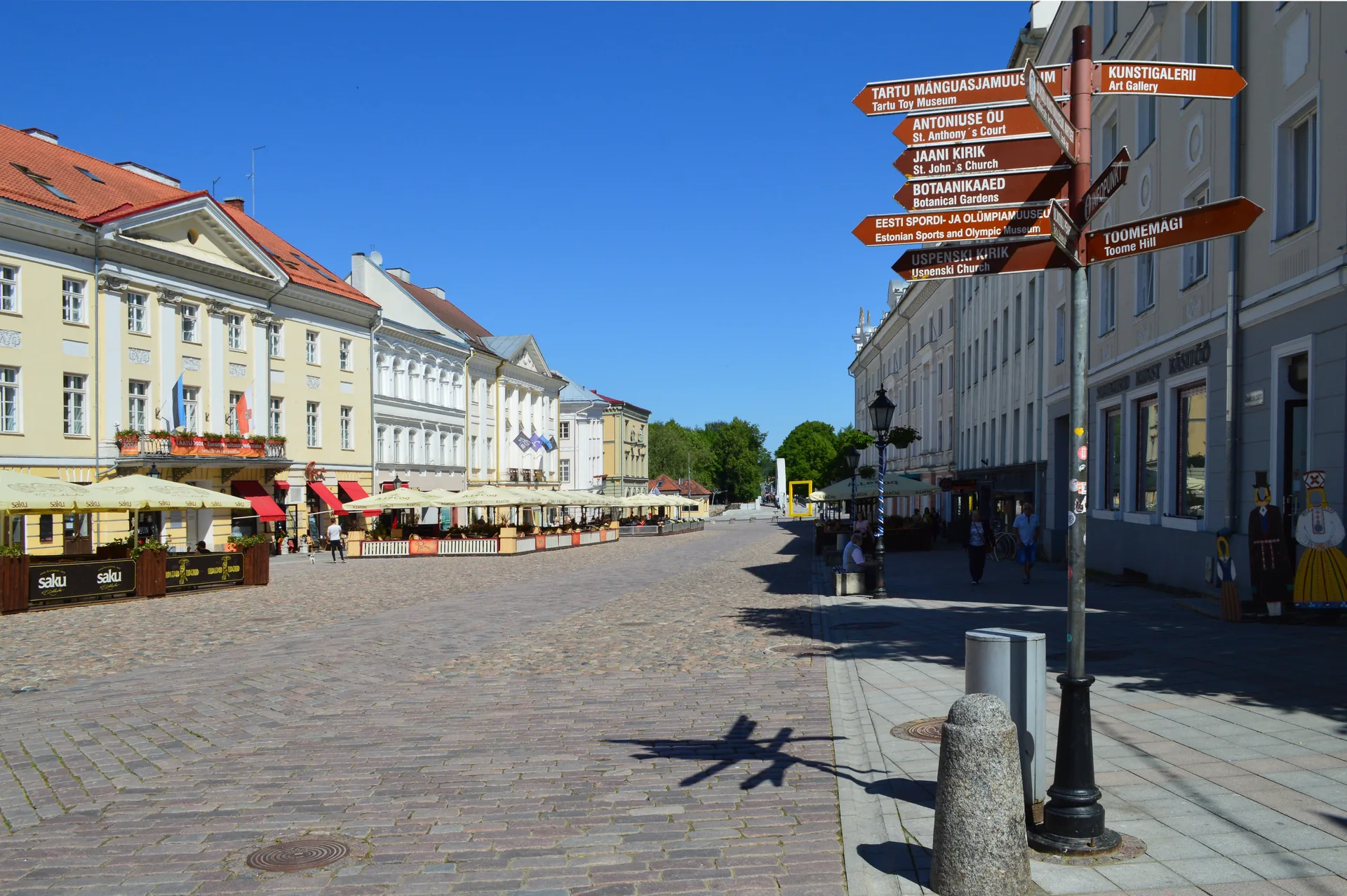 Town Hall Square in Tartu, looking towards the Emajõgi river
