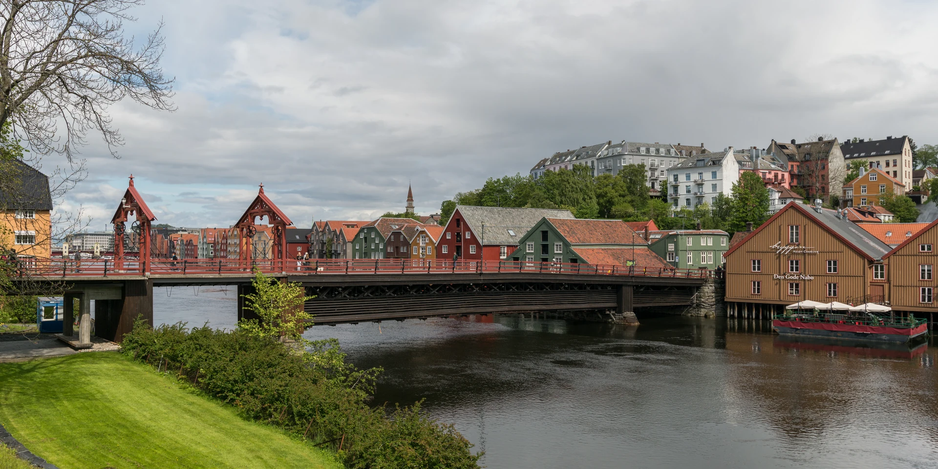Gamle Bybro, the red Old Town Bridge, across the Nidelva in Trondheim