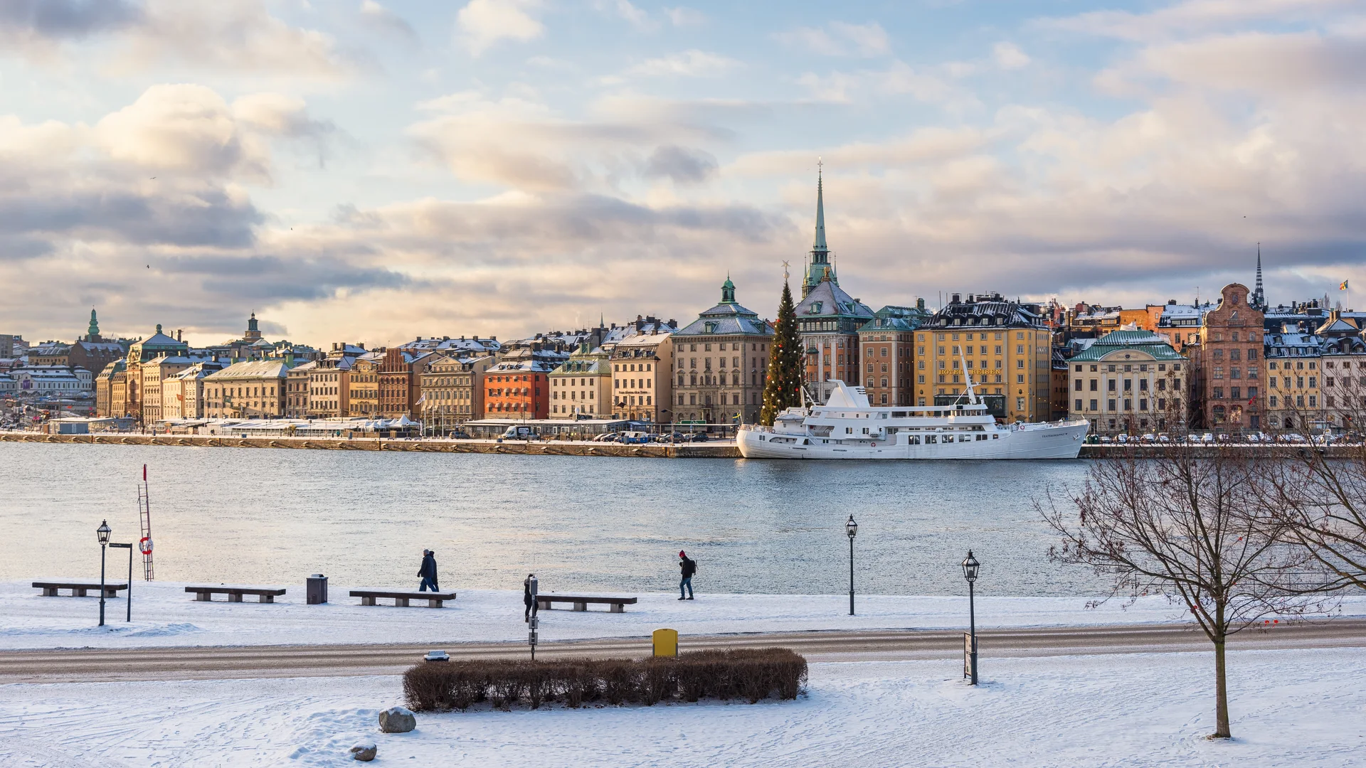 The winter waterfront of Gamla Stan and Skeppsbrokajen, seen from Skeppsholmen in Stockholm